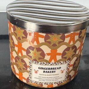 Bath & Body Works Gingerbread Bakery Candle